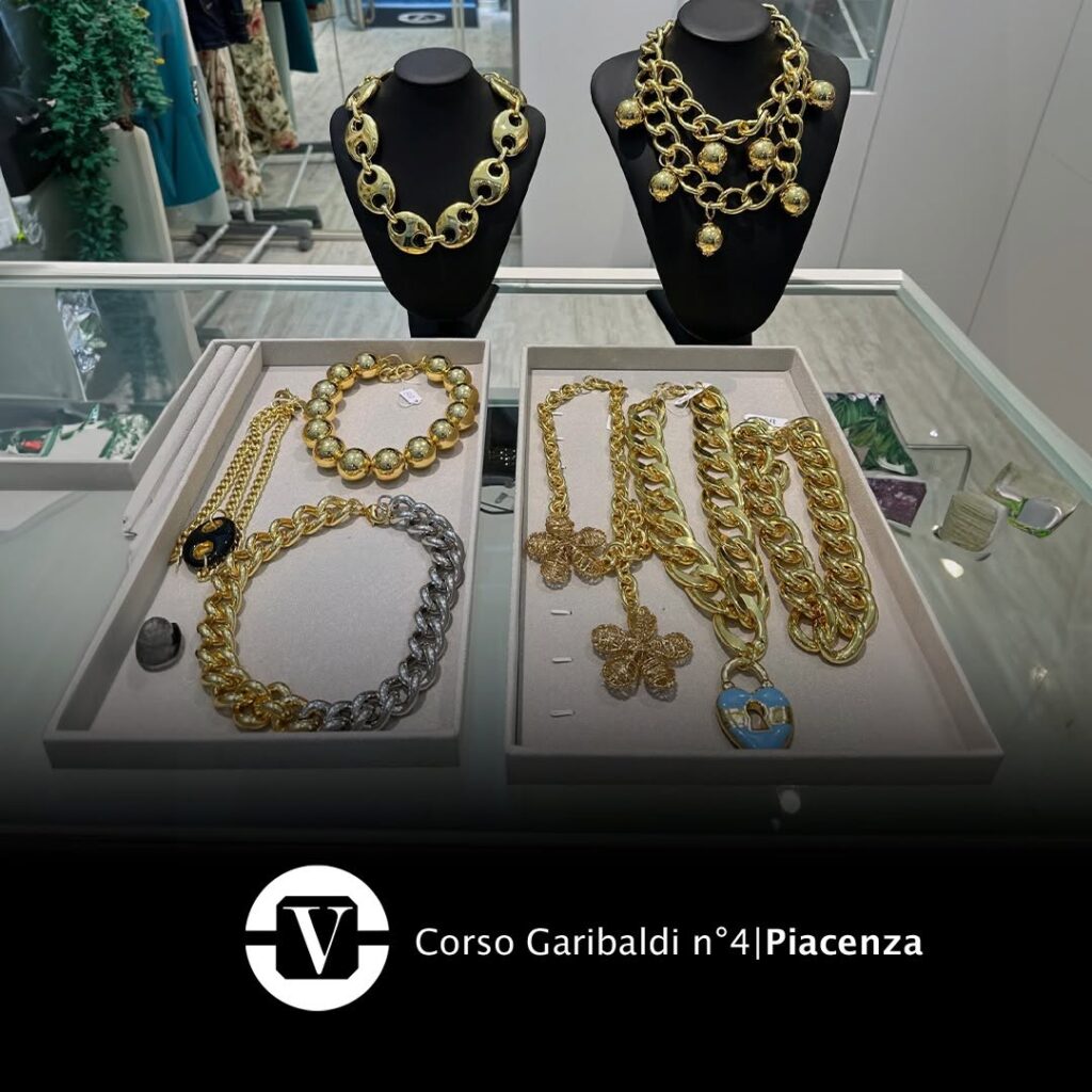 Vendita professionale accessori firmati usati a Piacenza
